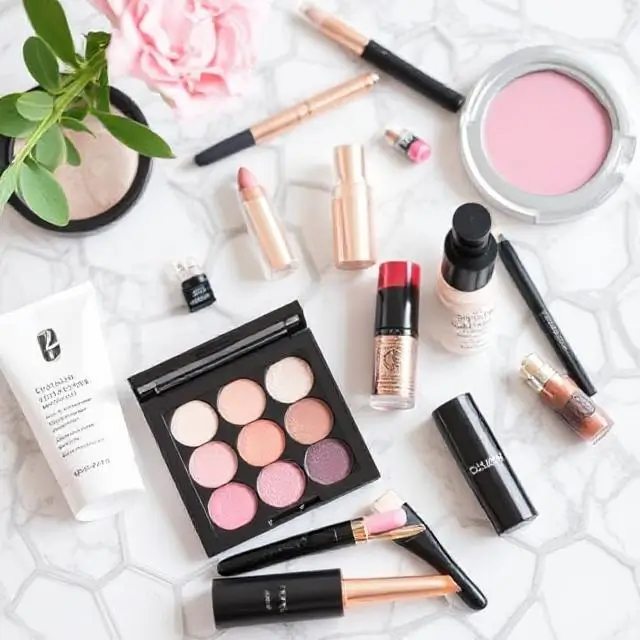 Top 10 Must-Have Makeup Products Every Beauty Enthusiast Should Own